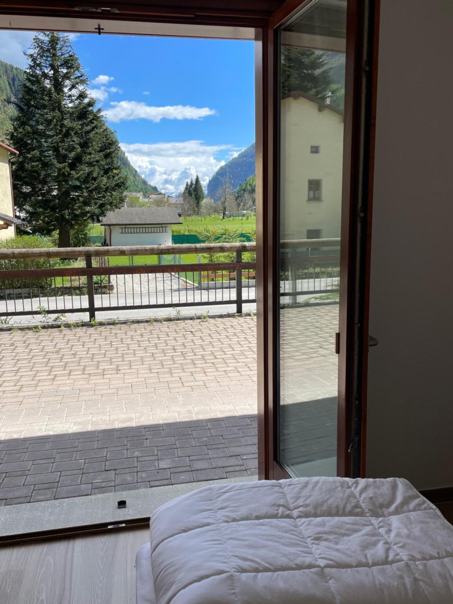 Appartamenti Sky Express Campodolcino Bagian luar foto